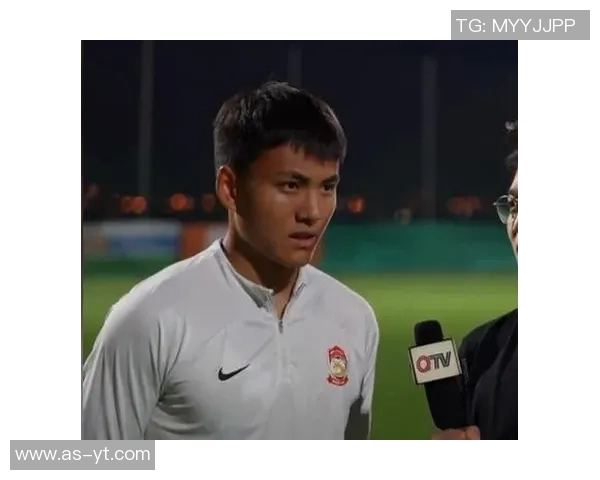 李昊坚守西海岸的决心与挑战展现了新时代青年不屈不挠的奋斗精神