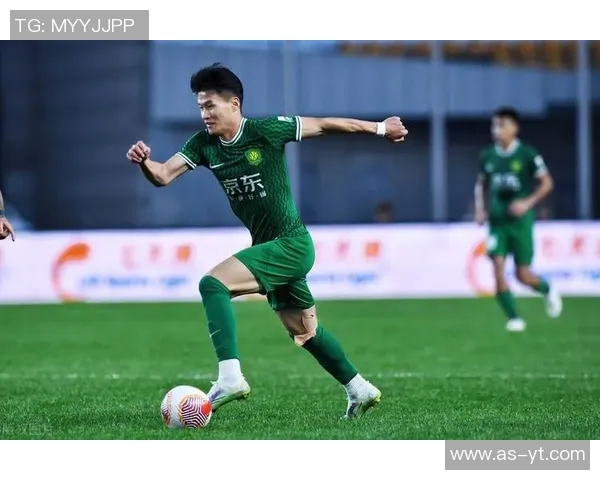 林良铭在中超赛场梅开二度助力球队胜利展现出色状态与潜力 林良铭在中超赛场梅开二度助力球队胜利展现出色状态与潜力