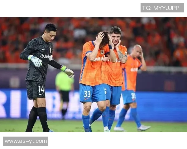 中超赛场上瓦科梅开二度助力球队获胜展现出色状态