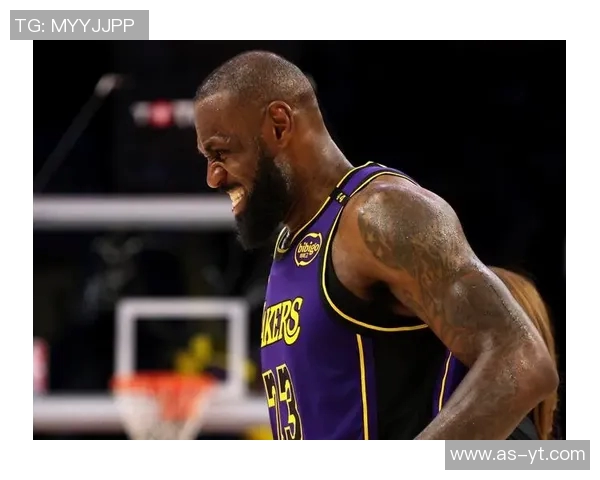 湖人助教透露詹姆斯伤情进展,球迷担心复出时间 湖人助教透露詹姆斯伤情进展,球迷担心复出时间