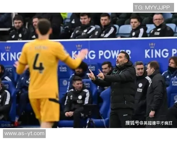 英超联赛将继续举行闭门比赛,球员和教练需全员合规测试 英超联赛将继续举行闭门比赛,球员和教练需全员合规测试