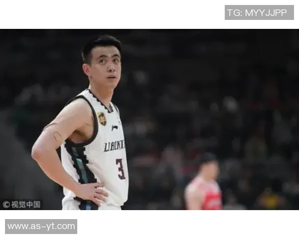 赛场上的火箭赵继伟再获荣誉:被评为本赛季最佳新秀 赛场上的火箭赵继伟再获荣誉:被评为本赛季最佳新秀